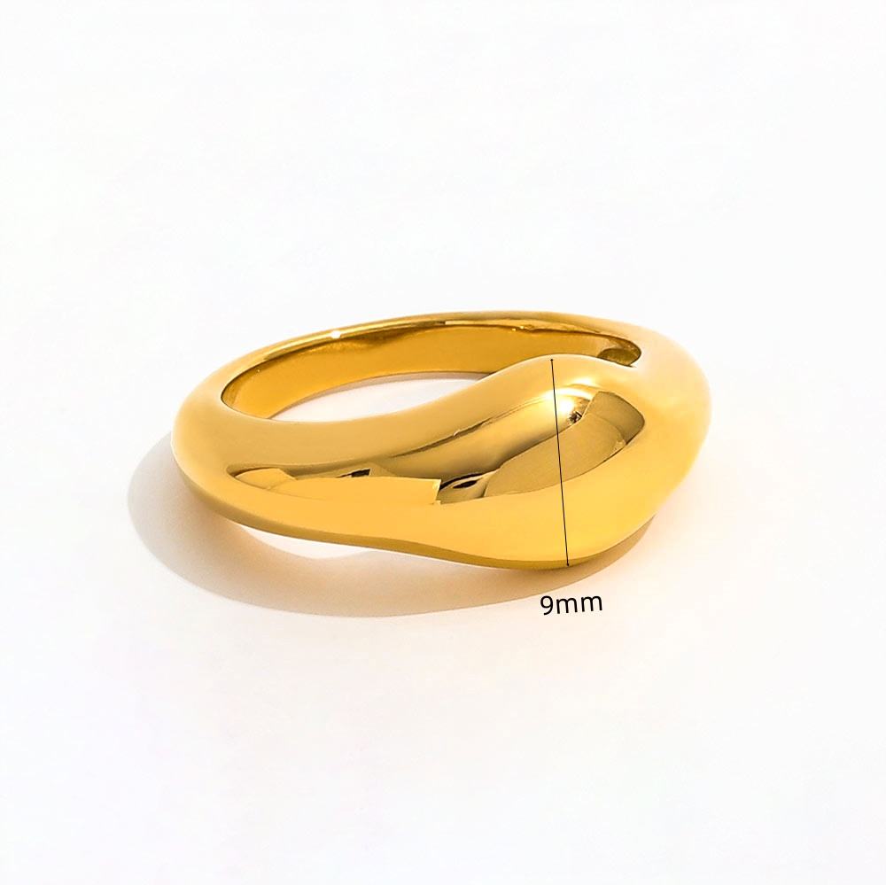 Eterna Gold Band Ring