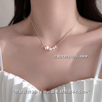 Niche Pearl Choker Necklace