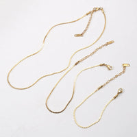 Velin Curve Necklace