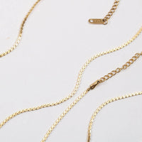 Velin Curve Necklace