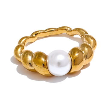 Twista Pearl Geometric Ring