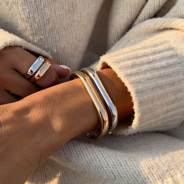 Aurora Buckle Gold Bangle