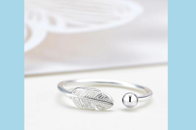 Silver Whisper Feather Ring