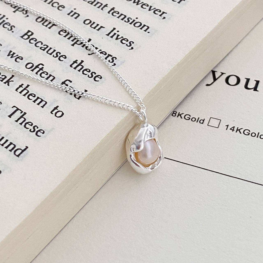 Geometric Pearl Chain Necklace