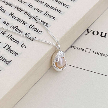 Geometric Pearl Chain Necklace