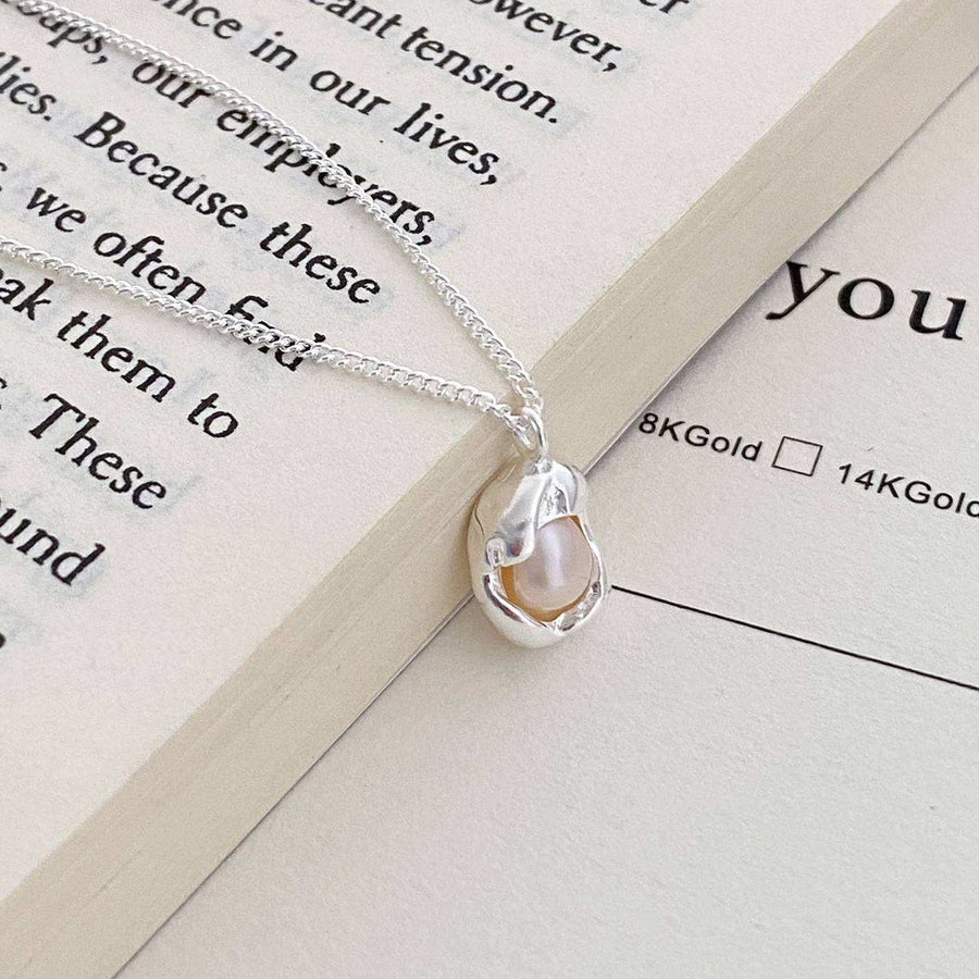 Geometric Pearl Chain Necklace