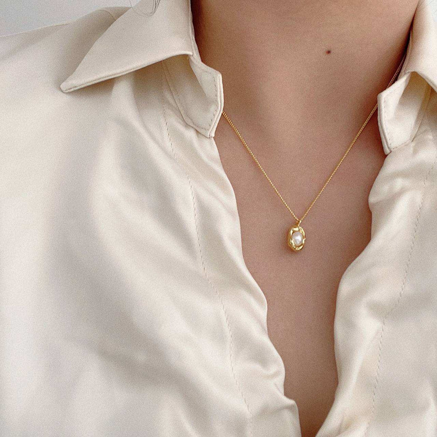 Geometric Pearl Chain Necklace