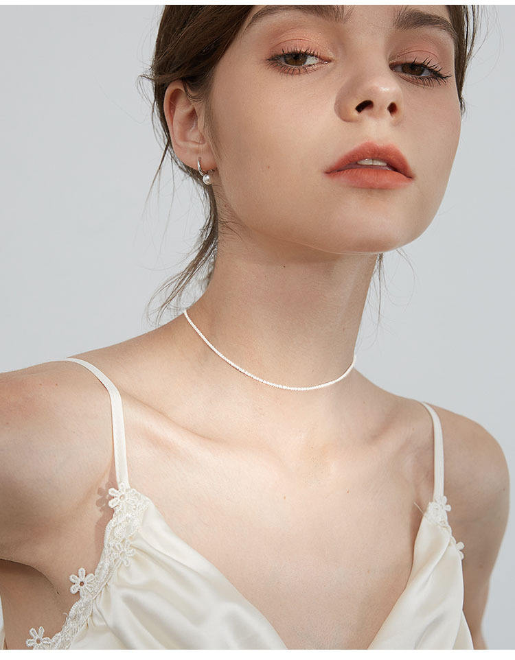 Sparkling Silver Clavicle Choker